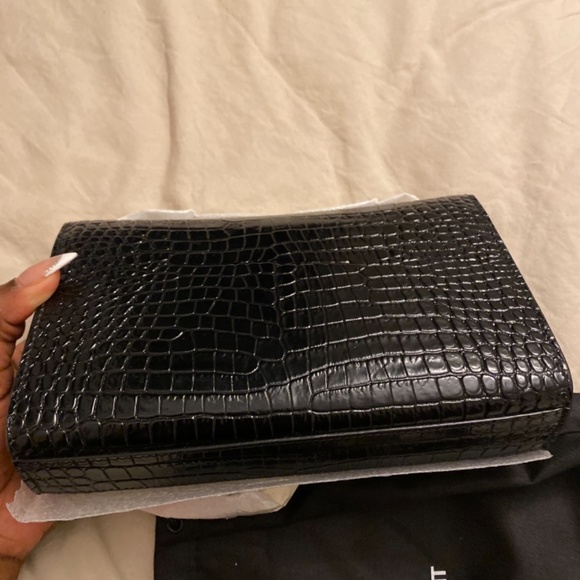 YSL KATE SMALL CHAIN BAG WITH TASSEL IN CROCODILE-EMBOSSED SHINY LEATHER - Picture 2 of 4